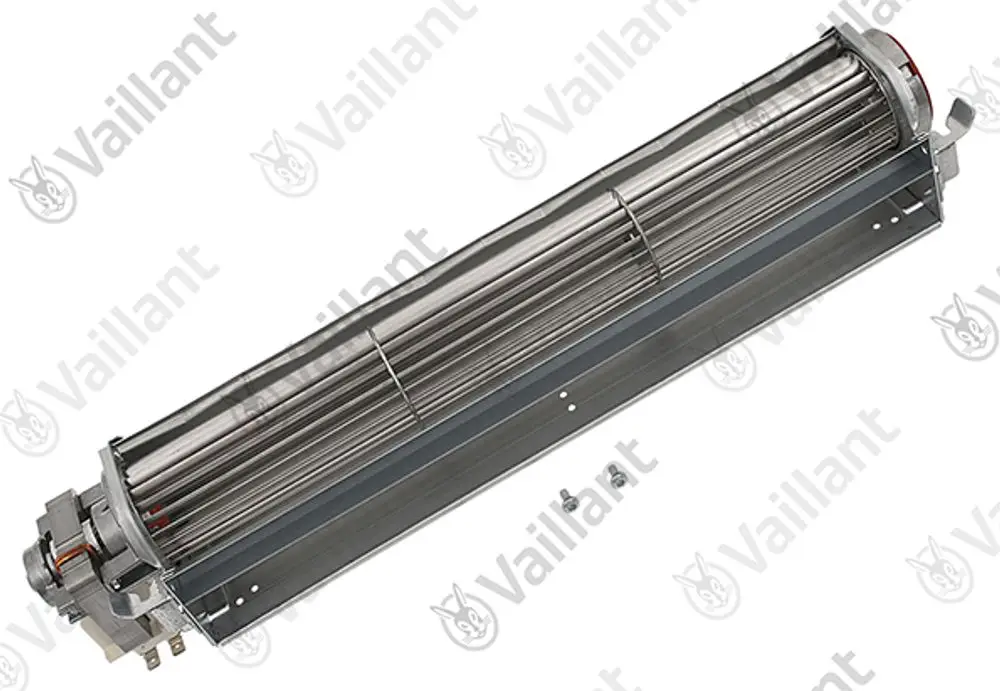 Vaillant Querstromlüfter mit mehreren Metalllamellen und einem Motor auf einer unteren Seite, geeignet für Luftzirkulation in Heizsystemen.